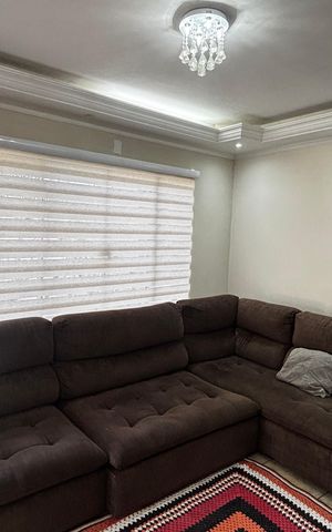 Casa à venda com 150m², 2 quartos e 2 vagasSala