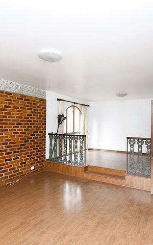 Casa à venda com 454m², 5 quartos e 4 vagasSala