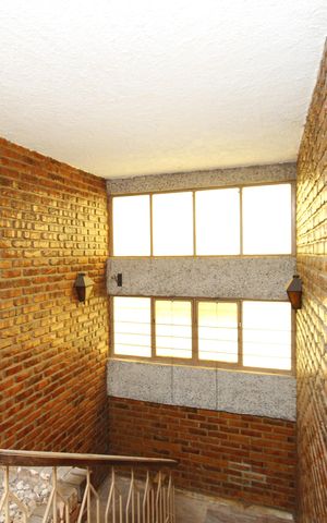 Casa à venda com 454m², 5 quartos e 4 vagasEscada