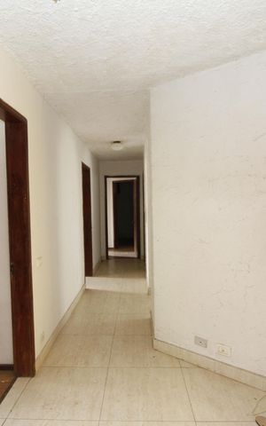 Casa à venda com 454m², 5 quartos e 4 vagasCorredor
