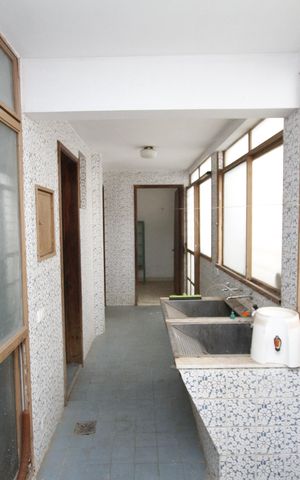 Casa à venda com 454m², 5 quartos e 4 vagasÁrea de Serviço