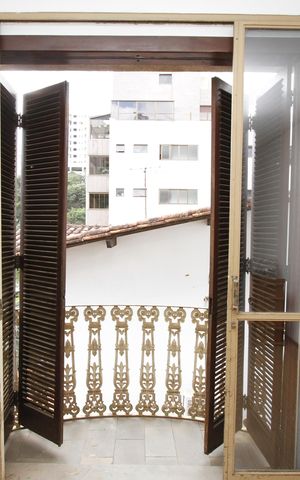 Casa à venda com 454m², 5 quartos e 4 vagasQuarto 4