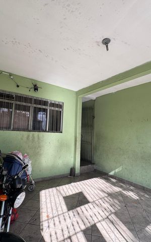 Casa à venda com 150m², 5 quartos e 2 vagas Casa à venda com 150m², 5 quartos e 2 vagasGaragem