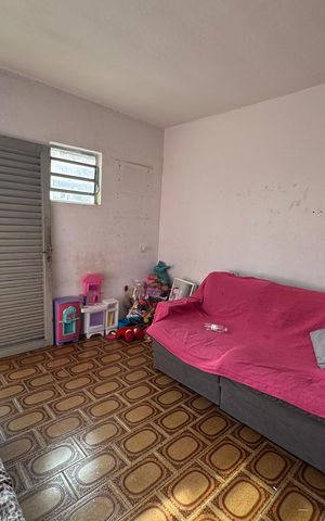 Casa à venda com 150m², 5 quartos e 2 vagas Casa à venda com 150m², 5 quartos e 2 vagasSala - Casa 03