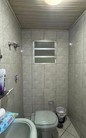 Casa à venda com 150m², 5 quartos e 2 vagas Casa à venda com 150m², 5 quartos e 2 vagasBanheiro 1 - Casa 01