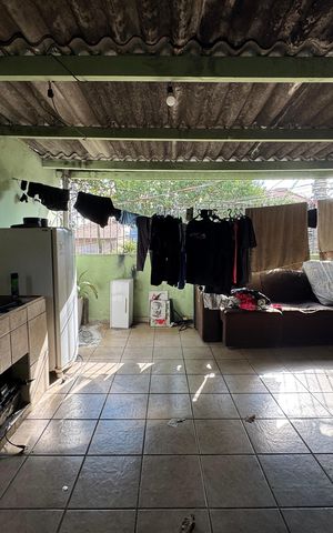 Casa à venda com 150m², 5 quartos e 2 vagas Casa à venda com 150m², 5 quartos e 2 vagasVaranda - Casa 01