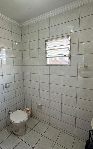 Casa à venda com 150m², 5 quartos e 2 vagas Casa à venda com 150m², 5 quartos e 2 vagasBanheiro 1 - Casa 03