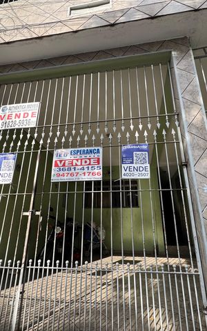 Casa à venda com 150m², 5 quartos e 2 vagas Casa à venda com 150m², 5 quartos e 2 vagasFachada com Placa