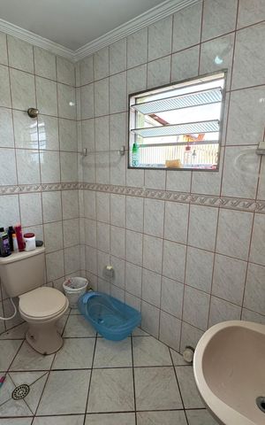 Casa à venda com 150m², 5 quartos e 2 vagas Casa à venda com 150m², 5 quartos e 2 vagasBanheiro 2 - Casa 03