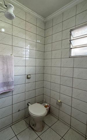 Casa à venda com 150m², 5 quartos e 2 vagas Casa à venda com 150m², 5 quartos e 2 vagasBanheiro 1 - Casa 03