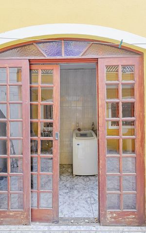 Casa à venda com 182m², 5 quartos e 3 vagas Casa à venda com 182m², 5 quartos e 3 vagasÁrea de Serviço