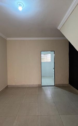 Casa à venda com 59m², 2 quartos e sem vaga Casa à venda com 59m², 2 quartos e sem vagaSala