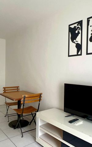 Apartamento para alugar com 36m², 1 quarto e 1 vaga Apartamento para alugar com 36m², 1 quarto e 1 vagaSala