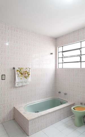 Casa de condomínio à venda com 250m², 3 quartos e 2 vagasBanheiro 2