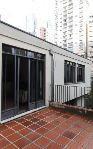 Casa de condomínio à venda com 250m², 3 quartos e 2 vagasVaranda da Suíte