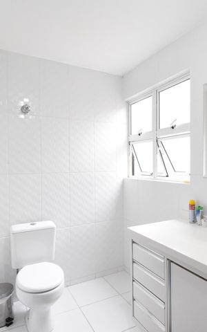 Casa de condomínio à venda com 250m², 3 quartos e 2 vagasBanheiro da Suíte