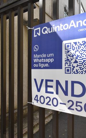 Casa de condomínio à venda com 250m², 3 quartos e 2 vagasPlaca