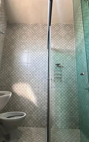 Casa para alugar com 100m², 3 quartos e 1 vaga Casa para alugar com 100m², 3 quartos e 1 vagaBanheiro