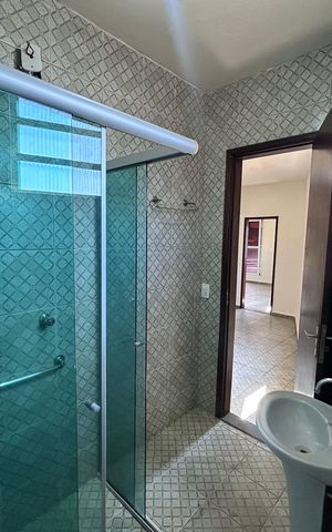Casa para alugar com 100m², 3 quartos e 1 vaga Casa para alugar com 100m², 3 quartos e 1 vagaBanheiro