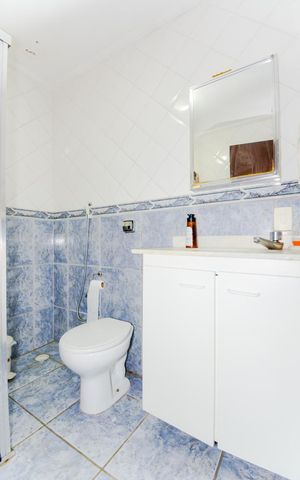 Casa à venda com 200m², 2 quartos e 1 vagaBanheiro Social