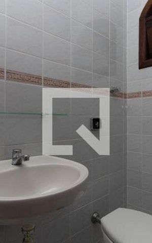 Casa à venda com 114m², 2 quartos e 3 vagas Casa à venda com 114m², 2 quartos e 3 vagasBanheiro