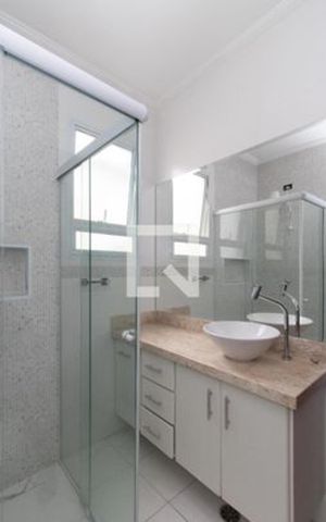 Casa à venda com 114m², 2 quartos e 3 vagas Casa à venda com 114m², 2 quartos e 3 vagasBanheiro