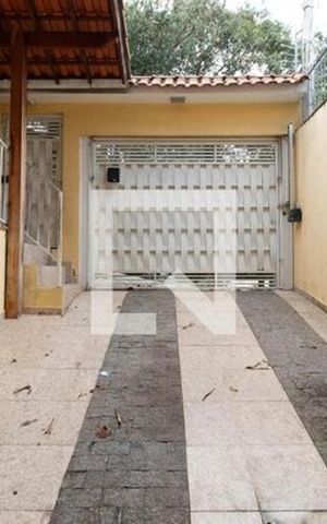 Casa à venda com 114m², 2 quartos e 3 vagas Casa à venda com 114m², 2 quartos e 3 vagasÁrea externa