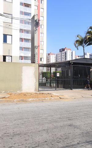 Apartamento à venda com 54m², 3 quartos e 1 vagaPlaca GRANDE instalada na fachada do condomínio, dia 01.08.2026 - Código da placa: ECZZ-585