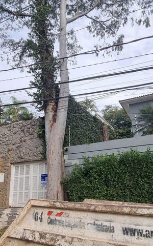 Casa à venda com 250m², 6 quartos e 3 vagas