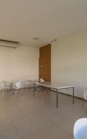 Apartamento à venda com 49m², 2 quartos e 1 vaga Apartamento à venda com 49m², 2 quartos e 1 vagaÁrea comum - Salão de festas