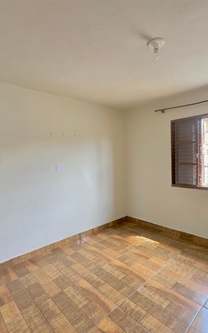 Casa à venda com 155m², 5 quartos e 3 vagas Casa à venda com 155m², 5 quartos e 3 vagasQuarto 2 casa 1