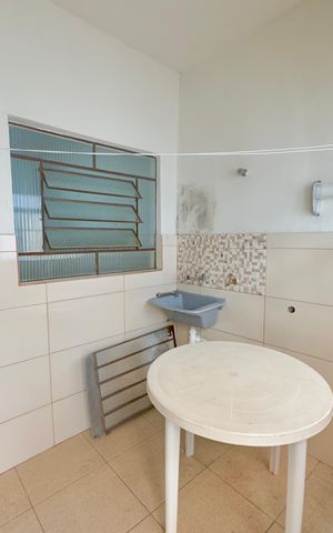 Casa à venda com 155m², 5 quartos e 3 vagas Casa à venda com 155m², 5 quartos e 3 vagasÁrea de Serviço casa 1
