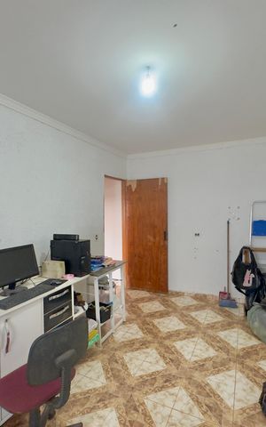 Casa à venda com 155m², 5 quartos e 3 vagas Casa à venda com 155m², 5 quartos e 3 vagasQuaro 1 casa 2