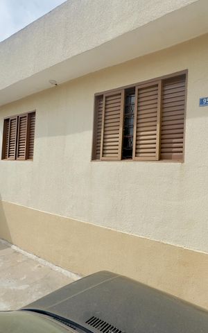 Casa à venda com 155m², 5 quartos e 3 vagas Casa à venda com 155m², 5 quartos e 3 vagasGaragem