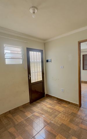 Casa à venda com 155m², 5 quartos e 3 vagas Casa à venda com 155m², 5 quartos e 3 vagasSala casa 1
