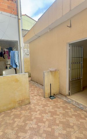 Casa à venda com 155m², 5 quartos e 3 vagas Casa à venda com 155m², 5 quartos e 3 vagasQuintal