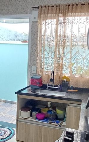 Casa à venda com 80m², 3 quartos e 2 vagas Casa à venda com 80m², 3 quartos e 2 vagasCozinha