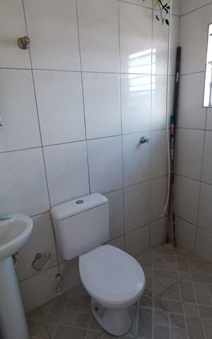 Casa à venda com 80m², 3 quartos e 2 vagas Casa à venda com 80m², 3 quartos e 2 vagasBanheiro
