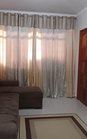 Casa à venda com 80m², 3 quartos e 2 vagas Casa à venda com 80m², 3 quartos e 2 vagasSala