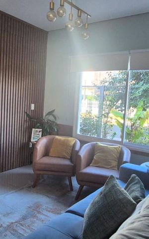 Casa para alugar com 120m², 3 quartos e 2 vagas Casa para alugar com 120m², 3 quartos e 2 vagasSala