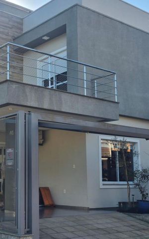 Casa para alugar com 120m², 3 quartos e 2 vagas Casa para alugar com 120m², 3 quartos e 2 vagasFachada