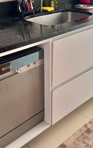 Apartamento à venda com 137m², 4 quartos e 2 vagas Apartamento à venda com 137m², 4 quartos e 2 vagasCozinha