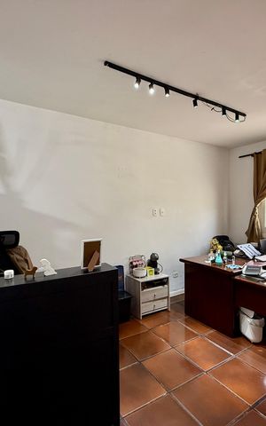 Casa para alugar com 250m², 2 quartos e 3 vagasSala 