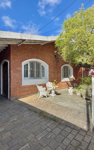 Casa para alugar com 250m², 2 quartos e 3 vagasGaragem