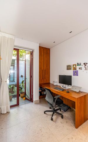 Casa de condomínio à venda com 536m², 3 quartos e 4 vagas