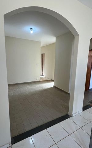 Casa para alugar com 110m², 3 quartos e 3 vagas Casa para alugar com 110m², 3 quartos e 3 vagasSala