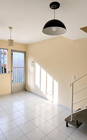 Casa de condomínio para alugar com 60m², 2 quartos e 1 vaga Casa de condomínio para alugar com 60m², 2 quartos e 1 vagaSala