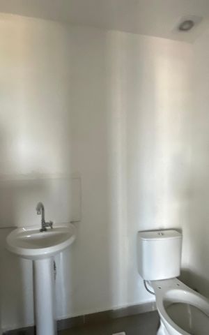 Apartamento à venda com 55m², 2 quartos e 1 vaga Apartamento à venda com 55m², 2 quartos e 1 vagaBanheiro