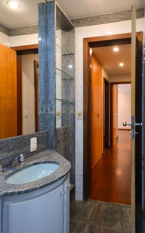 Apartamento para alugar com 128m², 4 quartos e 2 vagas Apartamento para alugar com 128m², 4 quartos e 2 vagasBanheiro Social