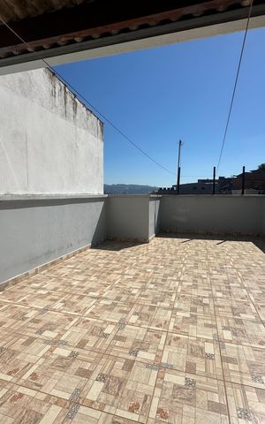 Casa à venda com 233m², 4 quartos e 2 vagas Casa à venda com 233m², 4 quartos e 2 vagasTerraço